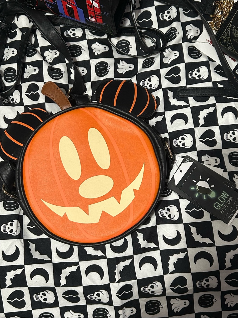 Glow in the dark Disney Halloween Mickey jack o lantern pump king handbag